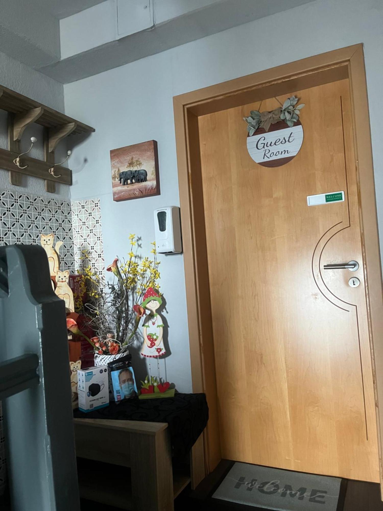 Gaestezimmer In Ratingen Bei Duesseldorf Mit Einem Hauch Luxus エクステリア 写真