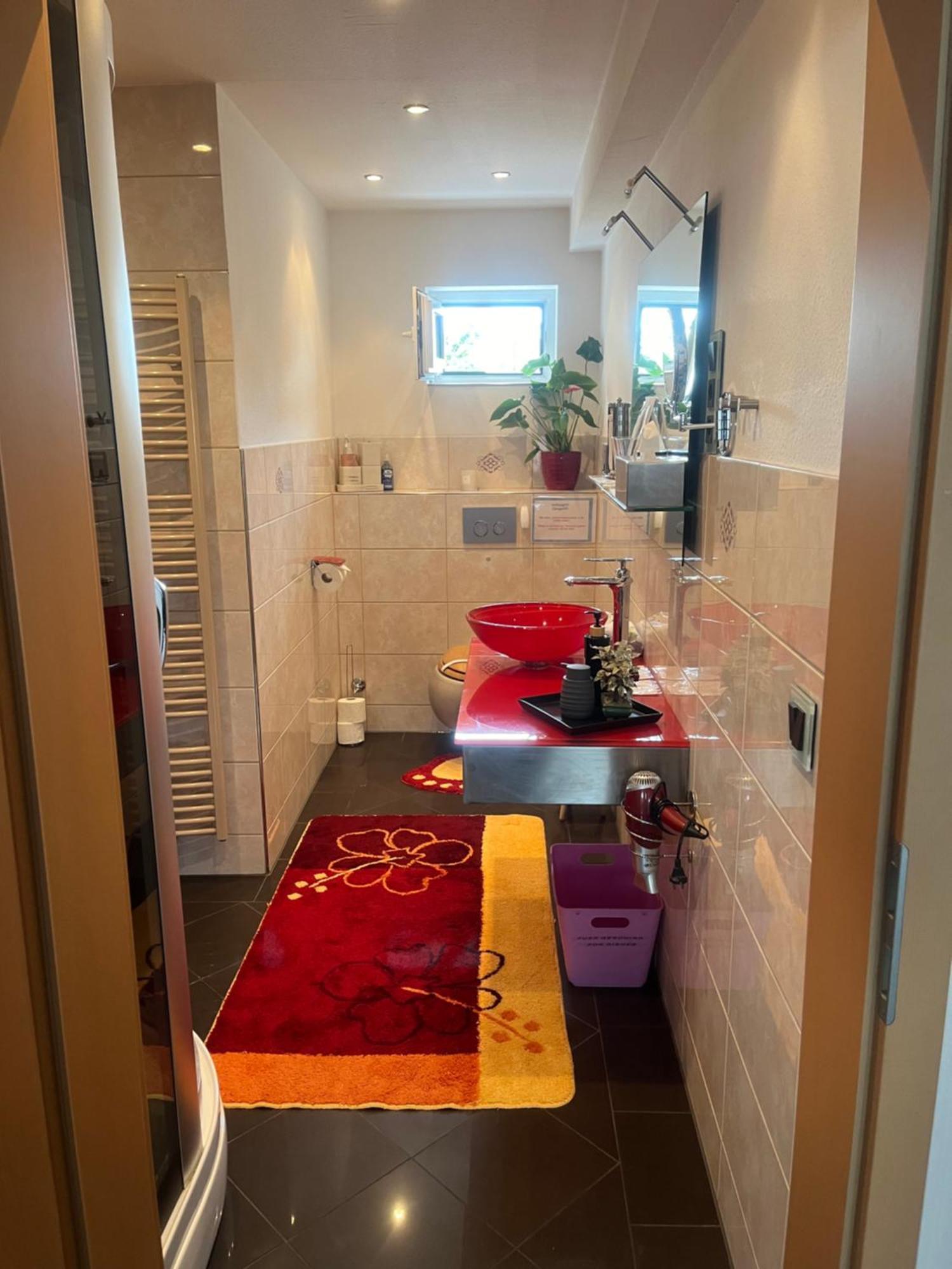 Gaestezimmer In Ratingen Bei Duesseldorf Mit Einem Hauch Luxus エクステリア 写真